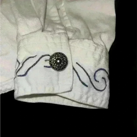 White Embroidered Button Up Crop Top - Picture 2 of 7